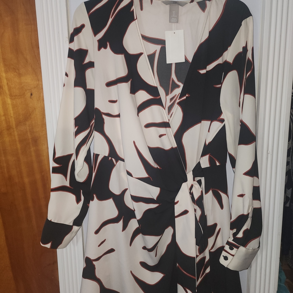 H&M Black and Cream Floral Long Sleeve Dress